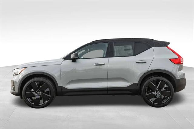 2026 Volvo XC40 Black Edition Ultra, B5 AWD Gas (mild hybrid)