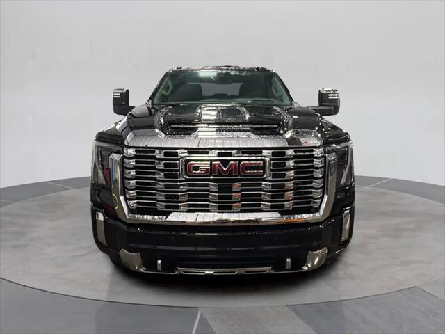 2026 GMC Sierra 2500HD Crew Cab, Standard Bed, Denali, 4WD