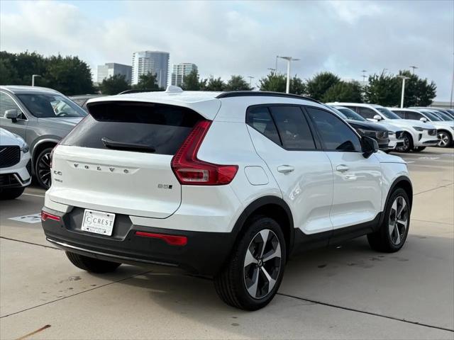 2026 Volvo XC40 Plus, B5 AWD Gas (mild hybrid), Dark