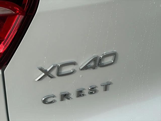 2026 Volvo XC40 Plus, B5 AWD Gas (mild hybrid), Dark
