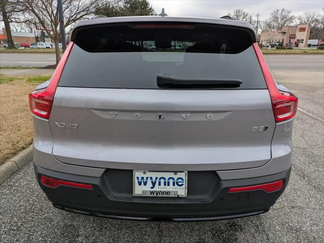 2026 Volvo XC40 Plus, B5 AWD Gas mild hybrid, Dark