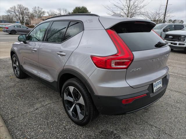 2026 Volvo XC40 Plus, B5 AWD Gas mild hybrid, Dark