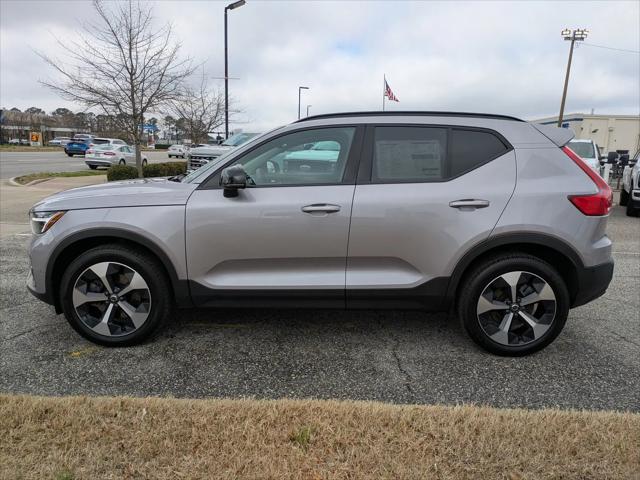 2026 Volvo XC40 Plus, B5 AWD Gas mild hybrid, Dark