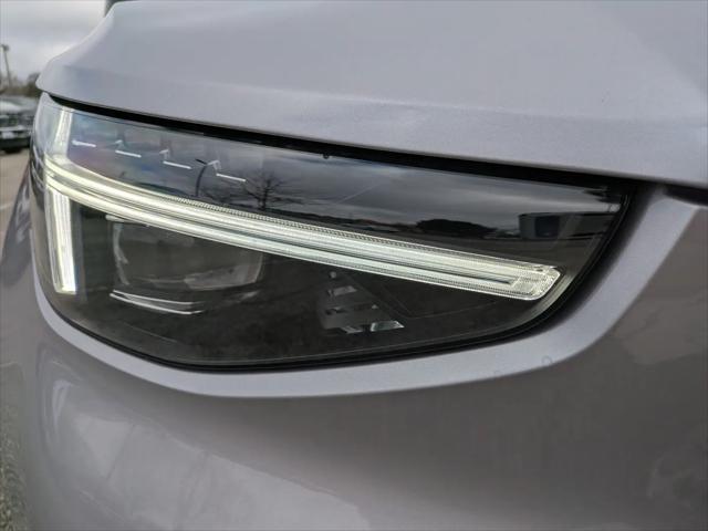 2026 Volvo XC40 Plus, B5 AWD Gas mild hybrid, Dark