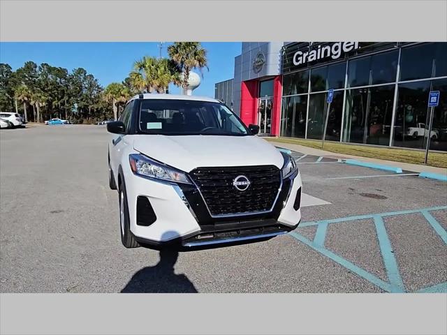 2025 Nissan Kicks S