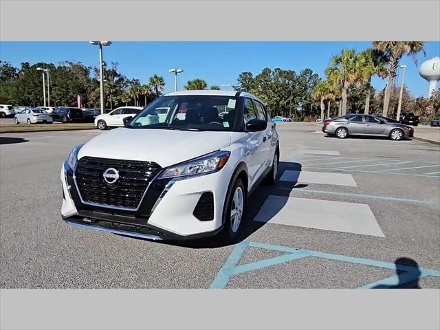 2025 Nissan Kicks S