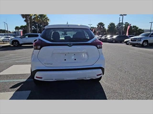 2025 Nissan Kicks S