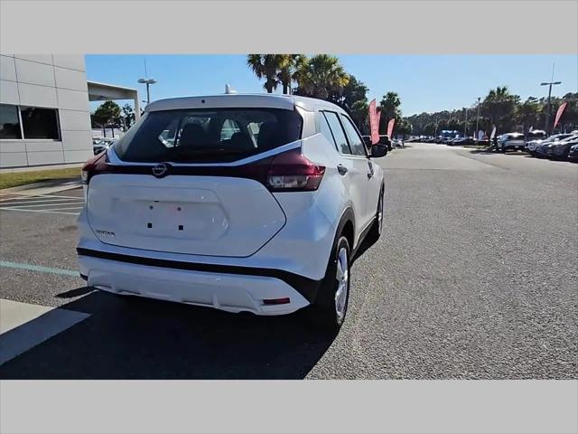 2025 Nissan Kicks S
