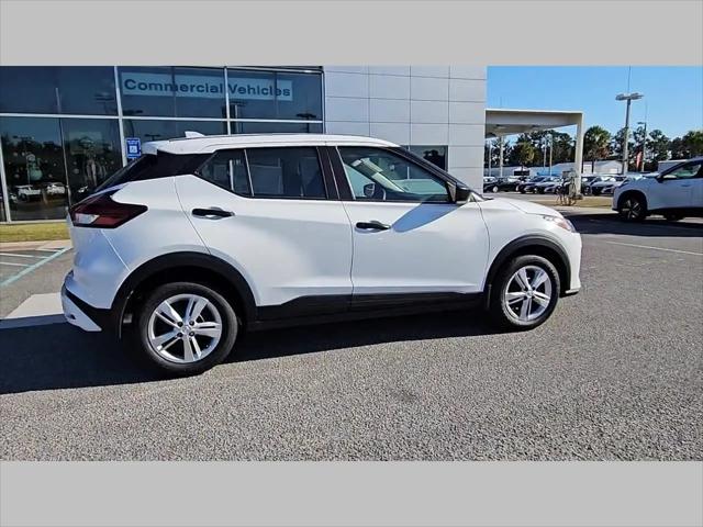 2025 Nissan Kicks S