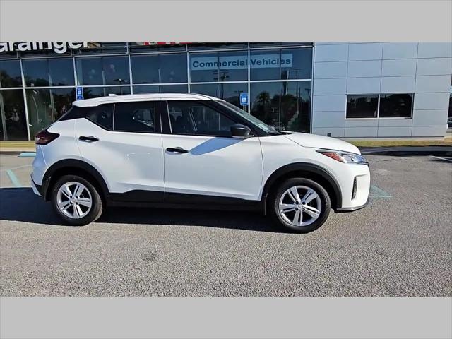 2025 Nissan Kicks S