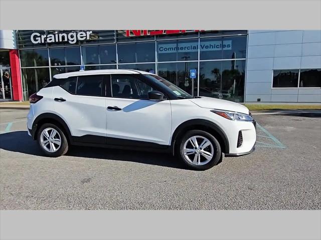 2025 Nissan Kicks S
