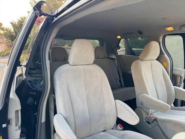 2014 Toyota Sienna LE 7 Passenger