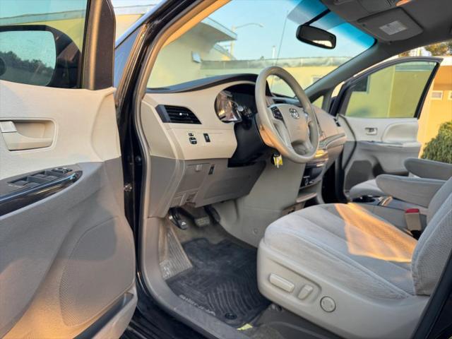 2014 Toyota Sienna LE 7 Passenger