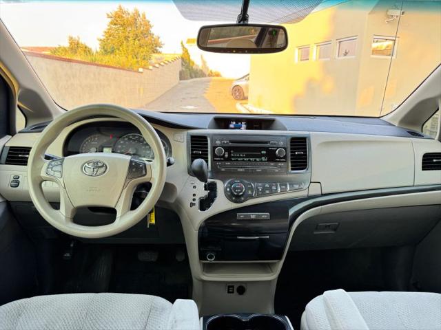 2014 Toyota Sienna LE 7 Passenger