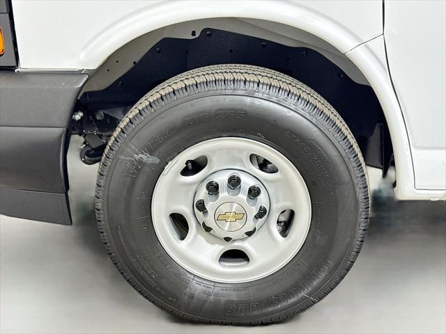 2025 Chevrolet Express Cargo Van RWD 3500 Extended Wheelbase WT