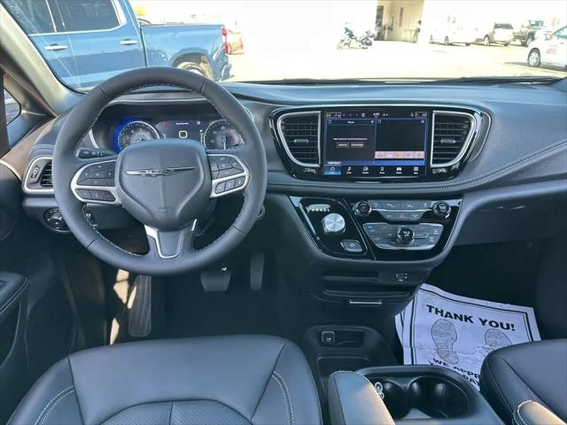 2026 Chrysler Pacifica Select AWD