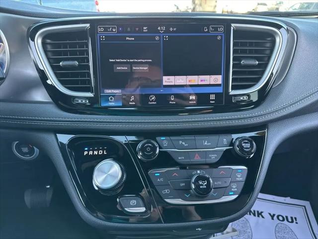 2026 Chrysler Pacifica Select AWD
