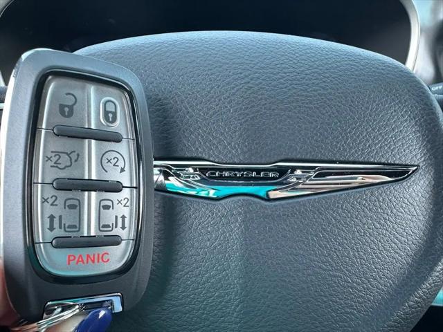2026 Chrysler Pacifica Select AWD