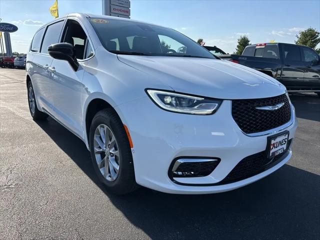 2026 Chrysler Pacifica Select AWD