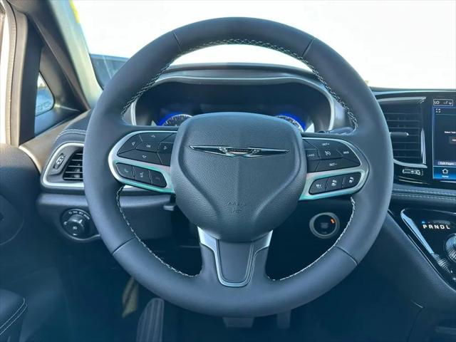 2026 Chrysler Pacifica Select AWD