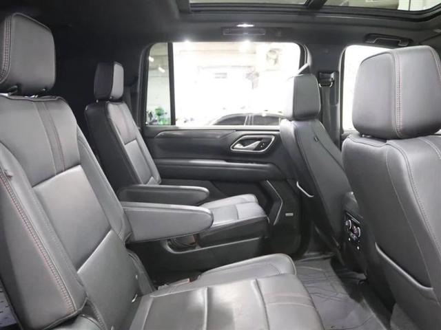 2022 Chevrolet Suburban 4WD RST