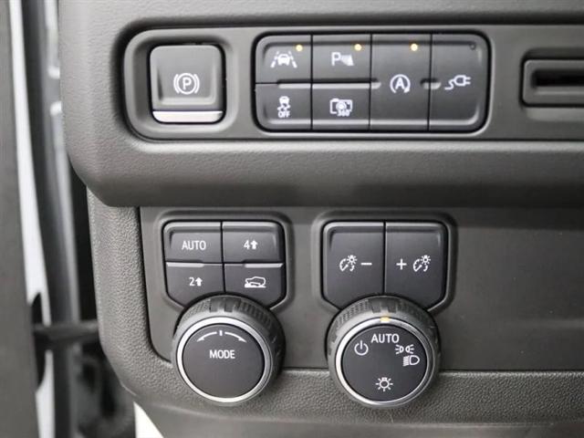 2022 Chevrolet Suburban 4WD RST