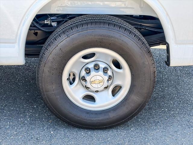 2025 Chevrolet Express Cargo Van RWD 3500 Regular Wheelbase WT