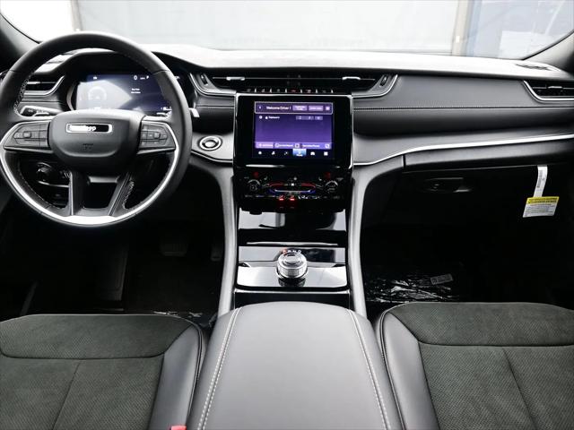 2025 Jeep Grand Cherokee Altitude X 4x4