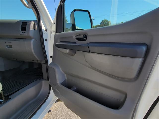 2015 Nissan 2500 SV V6
