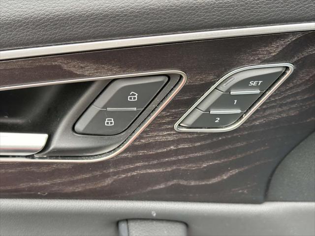 2023 Audi Q8 Premium 55 TFSI quattro Tiptronic [9]