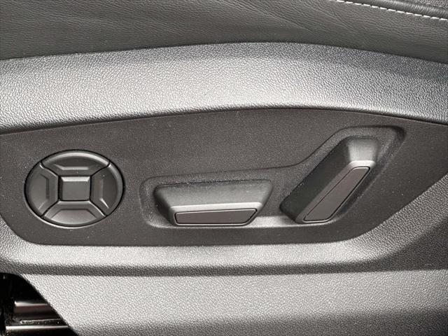 2023 Audi Q8 Premium 55 TFSI quattro Tiptronic [11]