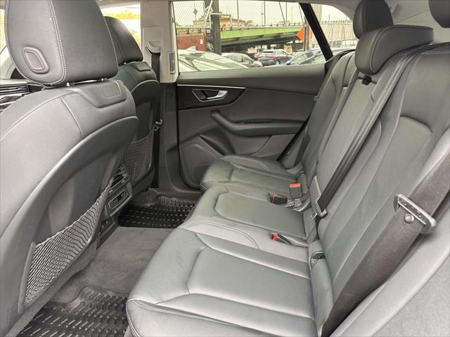 2023 Audi Q8 Premium 55 TFSI quattro Tiptronic [13]