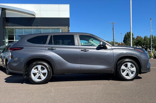 2024 Toyota Highlander LE