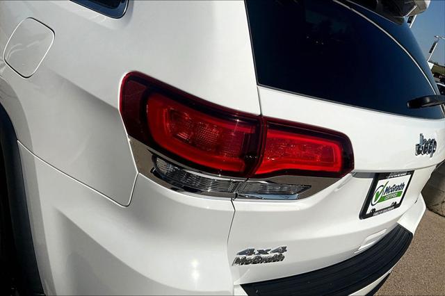 2022 Jeep Grand Cherokee Laredo E 4x4