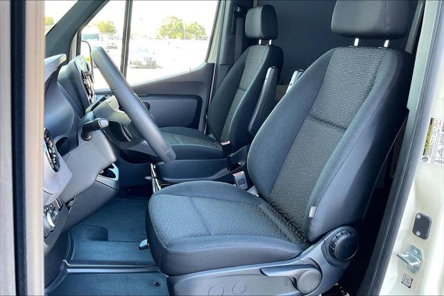 2026 Mercedes-Benz Sprinter Cargo Van Standard Roof 4-Cyl Diesel HO