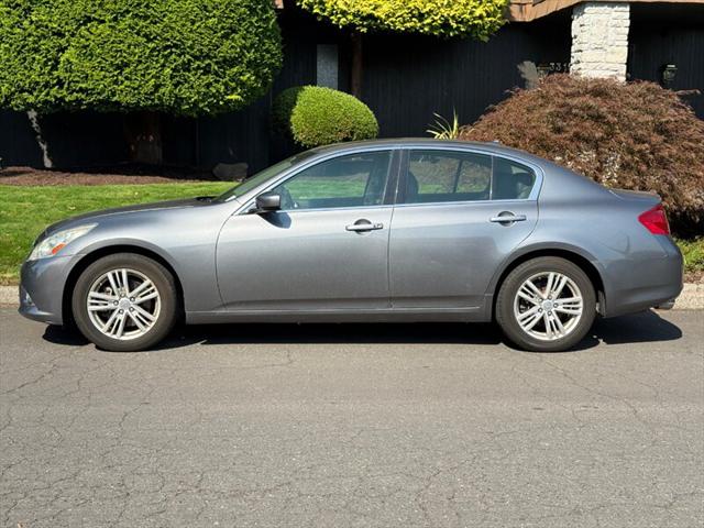 2013 INFINITI G37 x