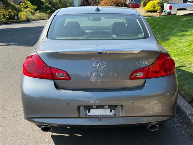 2013 INFINITI G37 x