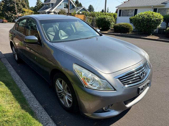2013 INFINITI G37 x
