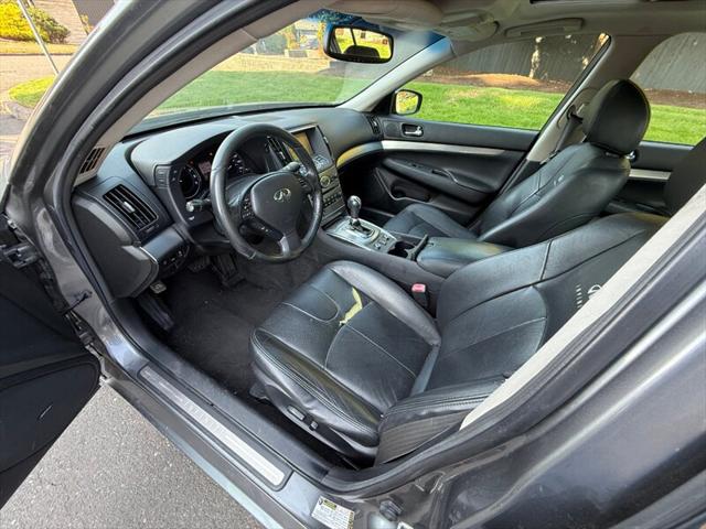 2013 INFINITI G37 x