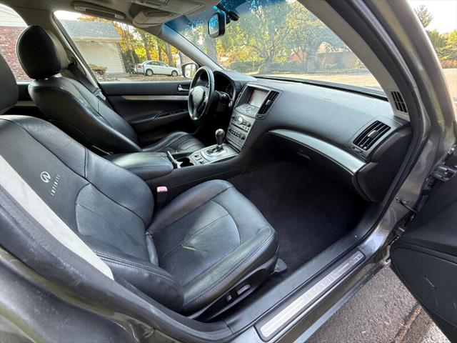 2013 INFINITI G37 x