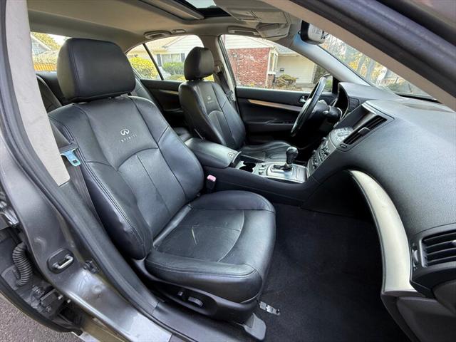 2013 INFINITI G37 x