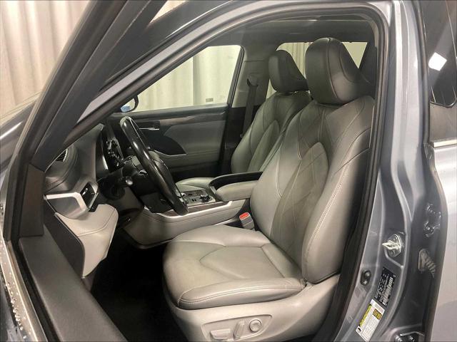 2022 Toyota Highlander Platinum