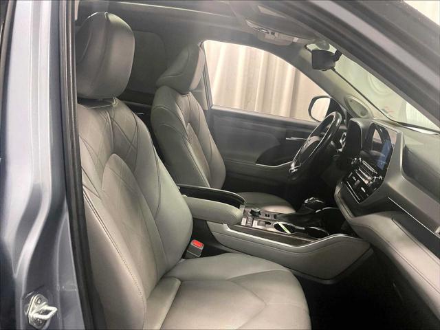 2022 Toyota Highlander Platinum