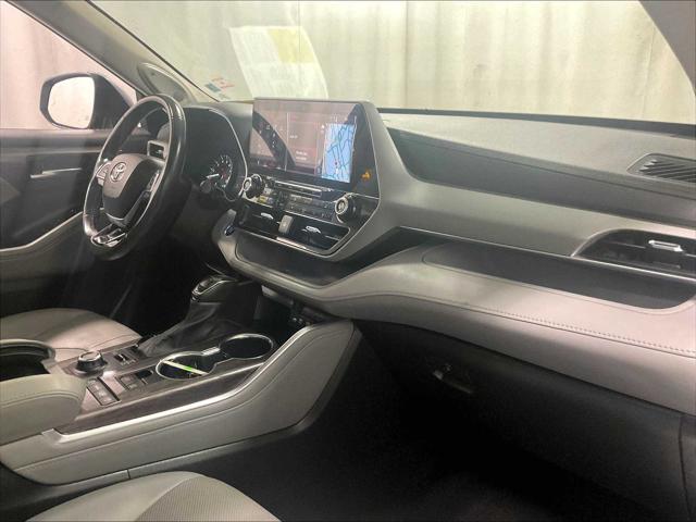 2022 Toyota Highlander Platinum