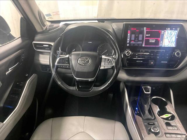 2022 Toyota Highlander Platinum