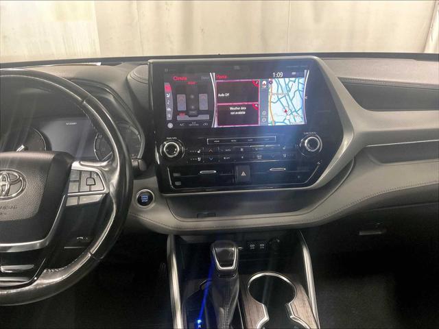 2022 Toyota Highlander Platinum