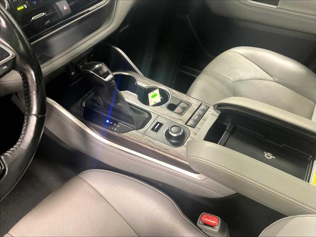 2022 Toyota Highlander Platinum