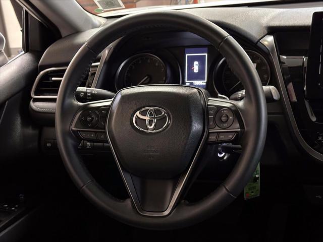 2023 Toyota Camry SE [15]