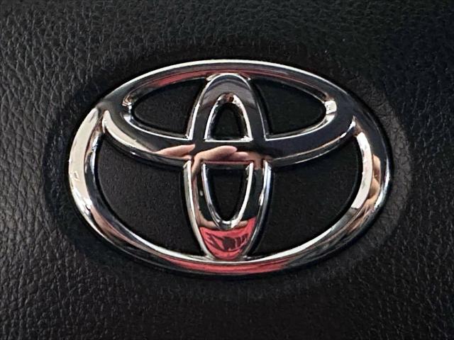 2023 Toyota Camry SE [21]