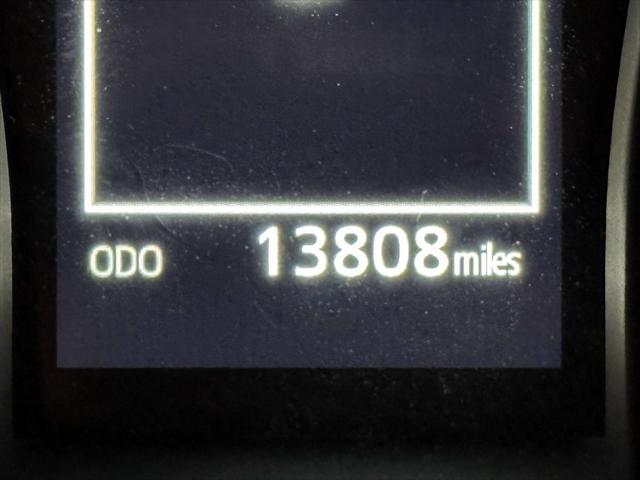 2023 Toyota Camry SE [28]